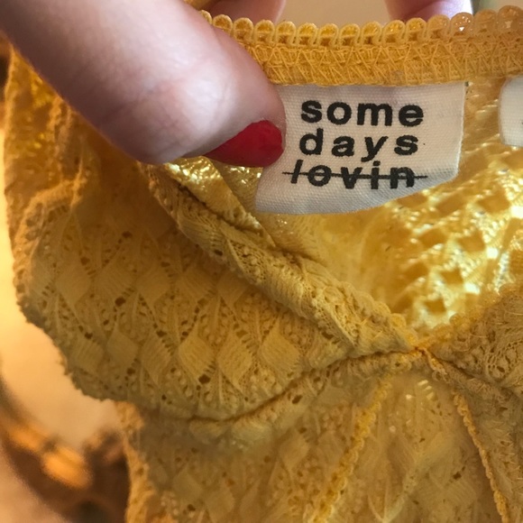 Backless yellow one piece - Picture 5 of 5